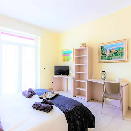 Hostly - Art & Color Midtown - 3br 2ba Appartamento *