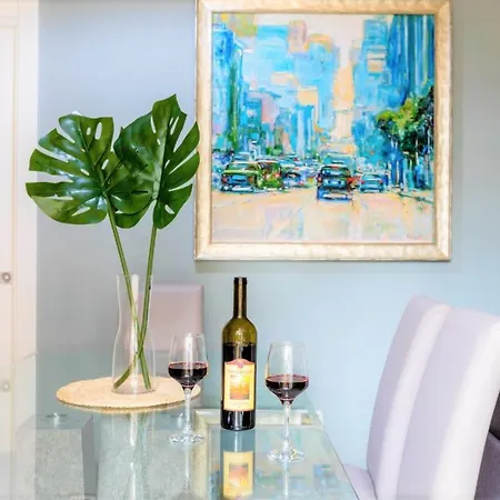 Appartamento Hostly - Art & Color Midtown - 3br 2ba Roma