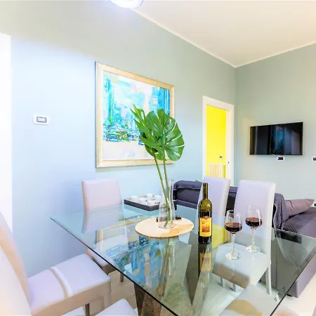 Hostly - Art & Color Midtown - 3br 2ba شقة روما