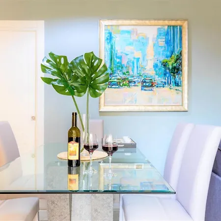 Hostly - Art & Color Midtown - 3br 2ba Roma