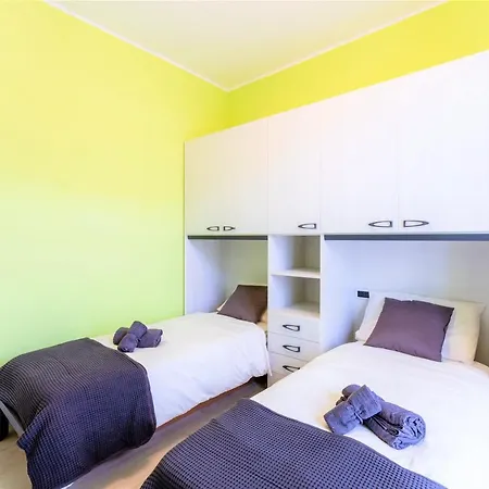 شقة Hostly - Art & Color Midtown - 3br 2ba *